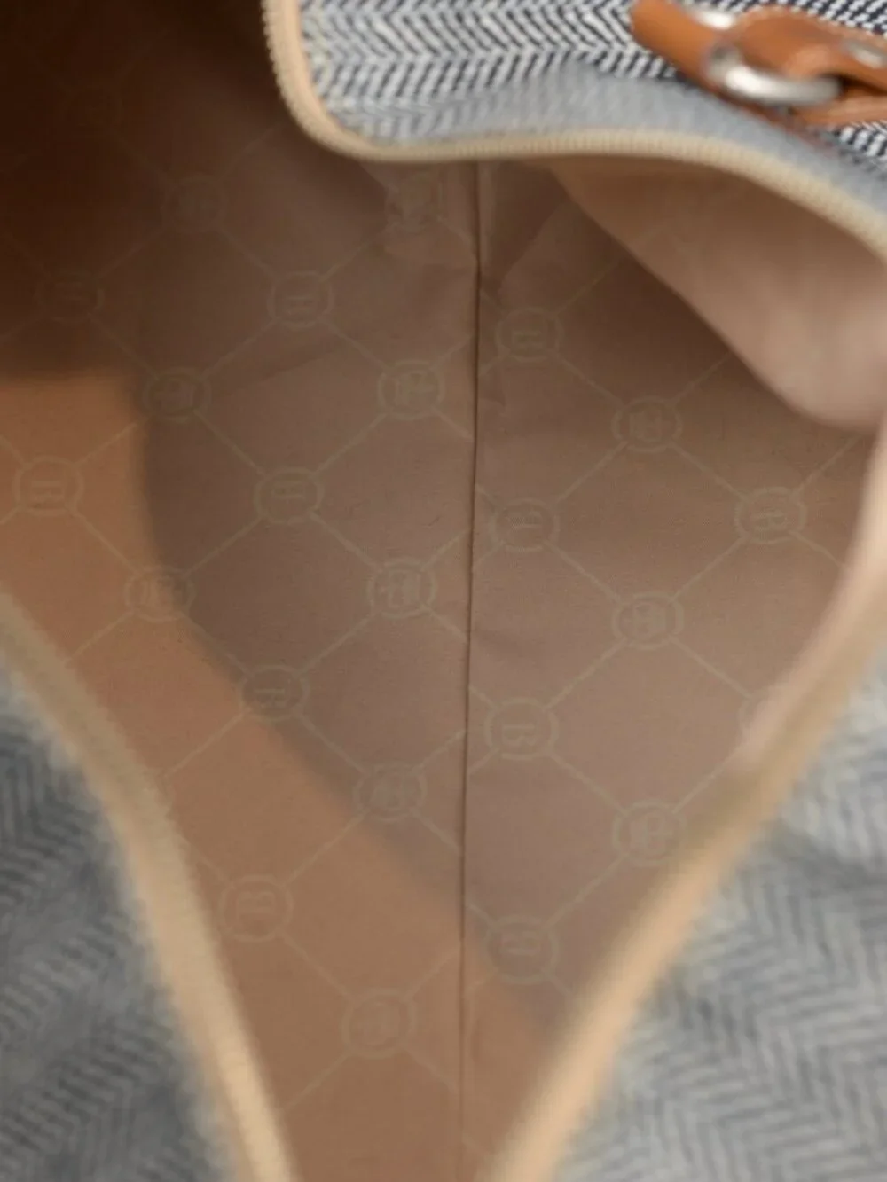 Barrington Gifts double structurally shoulder